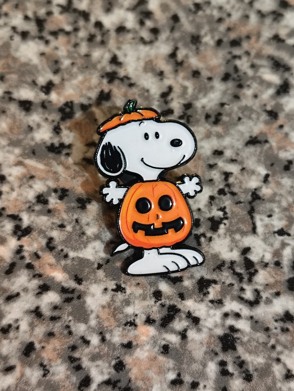 Peanuts: Snoopy Halloween Pumpkin Enamel Pin - Orange & White